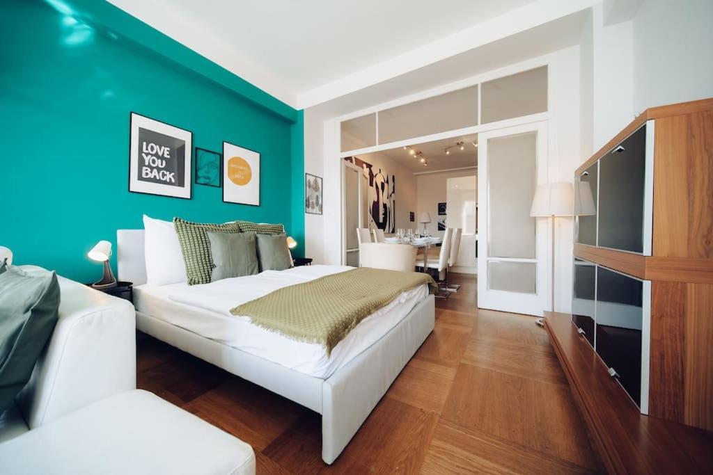 Downtown 2Bd Riverside Apartment Near Dancing House Πράγα Εξωτερικό φωτογραφία