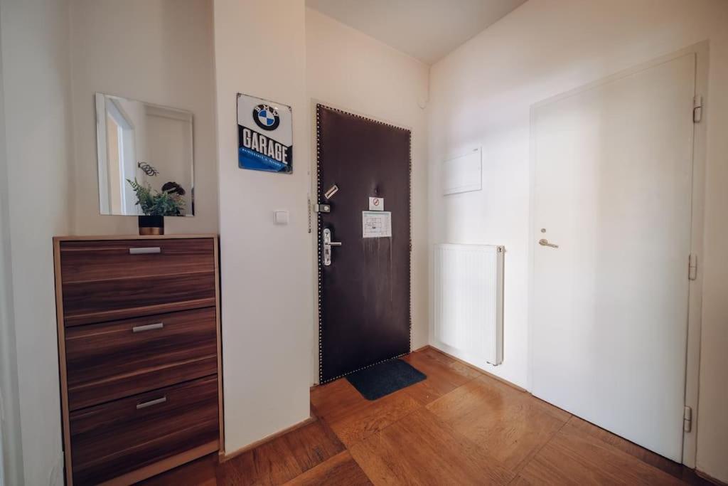 Downtown 2Bd Riverside Apartment Near Dancing House Πράγα Εξωτερικό φωτογραφία
